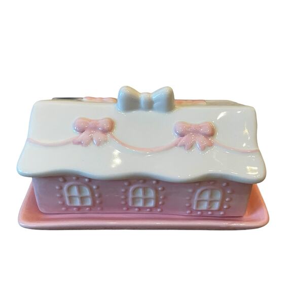 Gingerbread House Covered Butter Dish Hand Painted Pastel Pink & White NEW - Picture 3 of 14